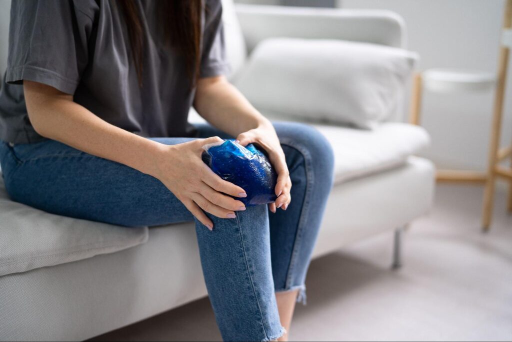 膝 曲げると痛い