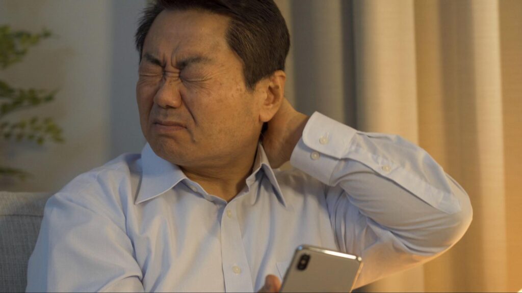 首の付け根 痛い