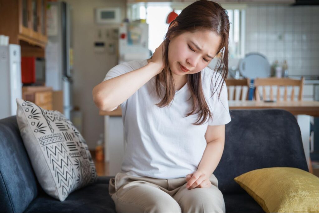 首の付け根 痛い