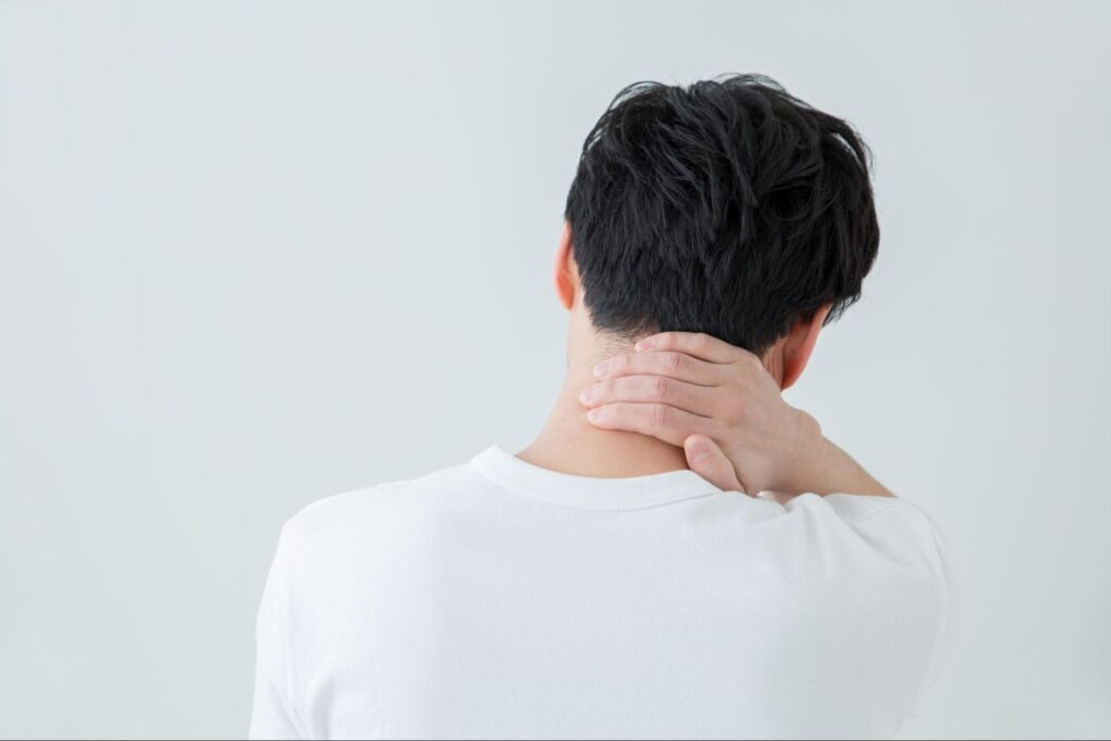 首の後ろが痛い 急に