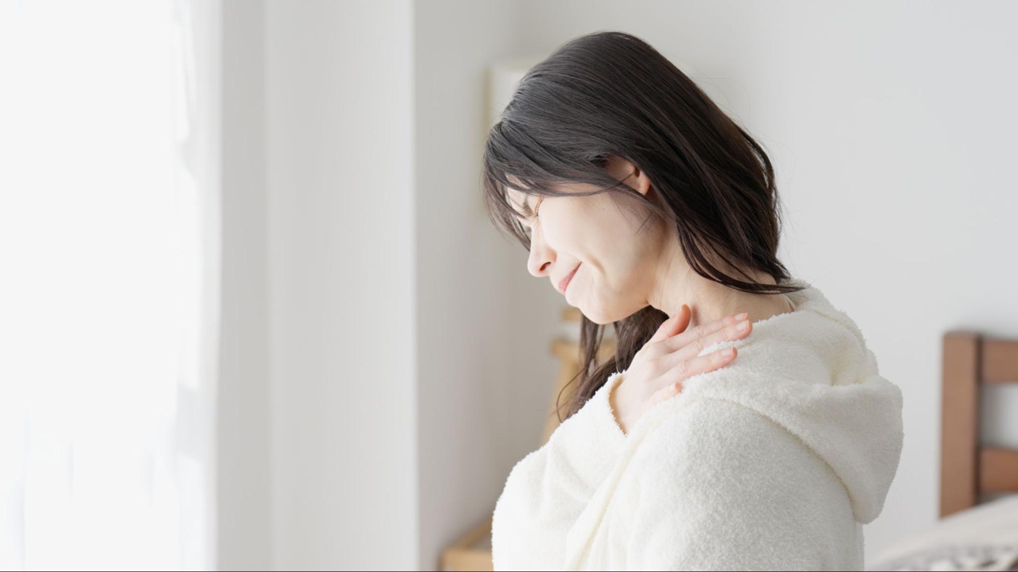 首の付け根 痛い